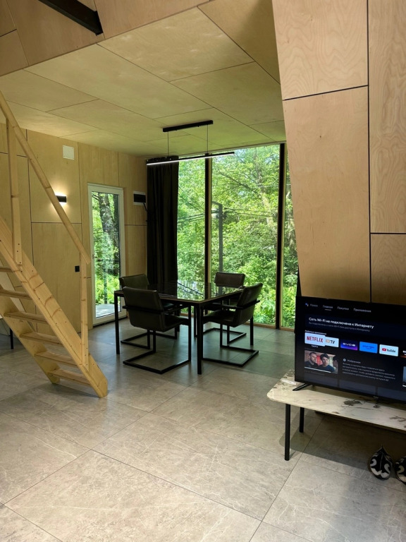 Коттедж с балконом и с красивым видом из окна в Koban Spa Resort