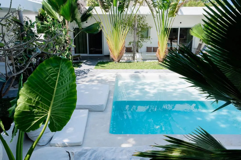 La Base Beach Hotel