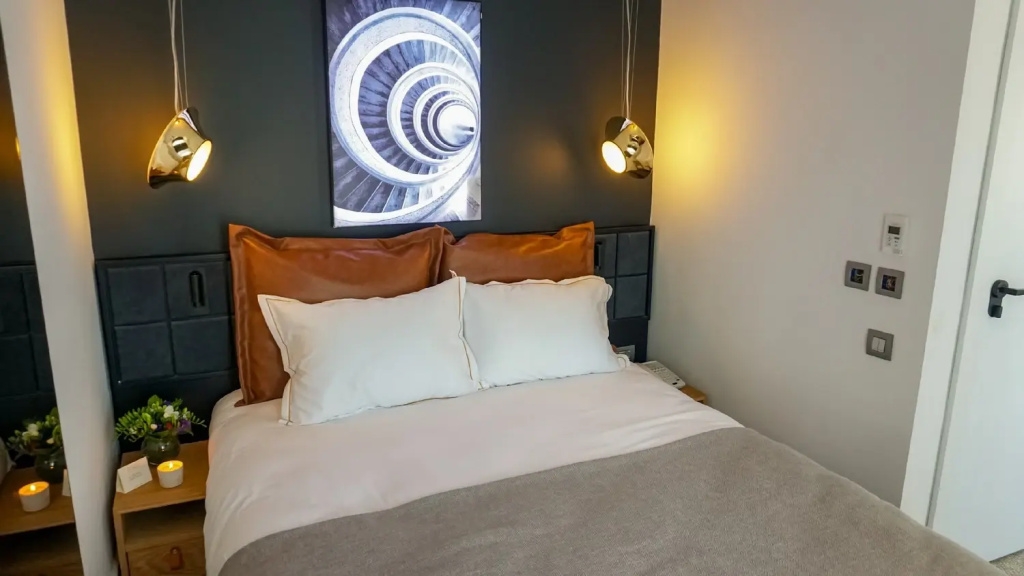 Executive Double room (full double bed)