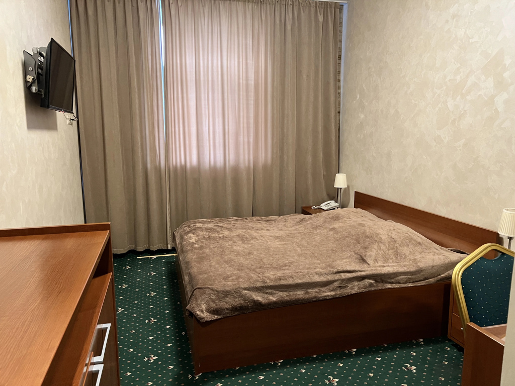 Standard Plus Double room (full double bed)