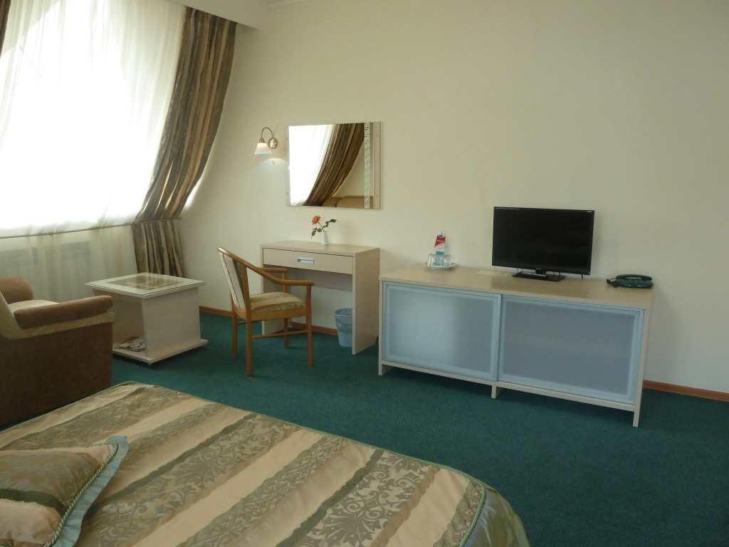 Kolibri Hotel Room Type - Double Studio full double bed