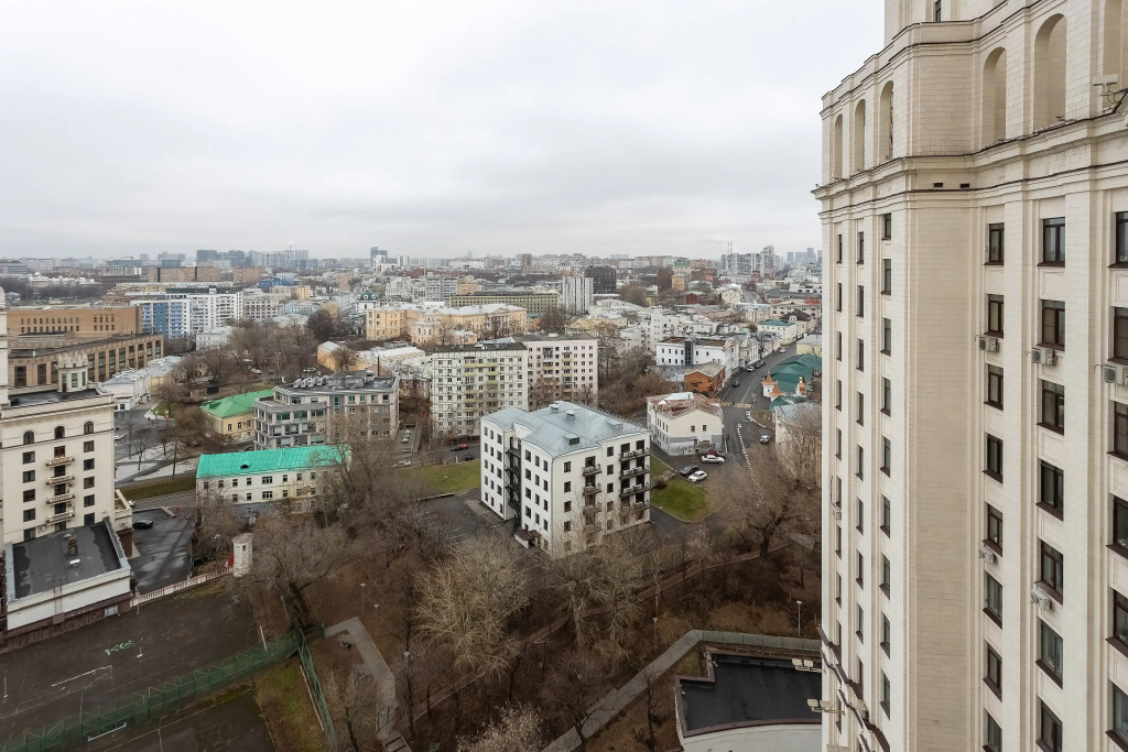 Апартаменты Улучшенные с Видом на Город: Изба/Котельническая Высотка — фото