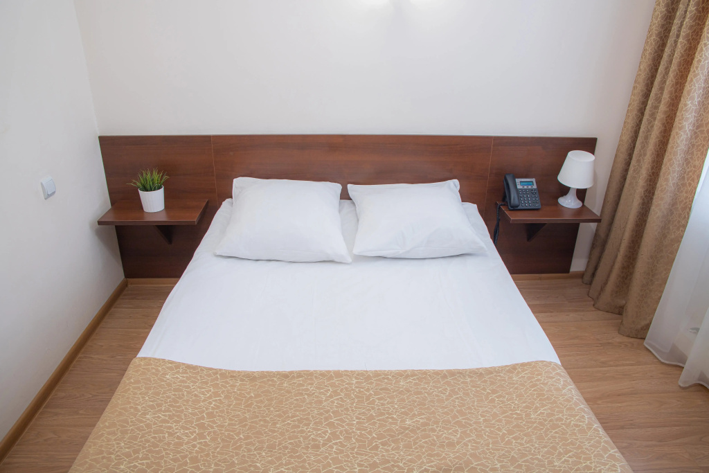 Double room (full double bed)
