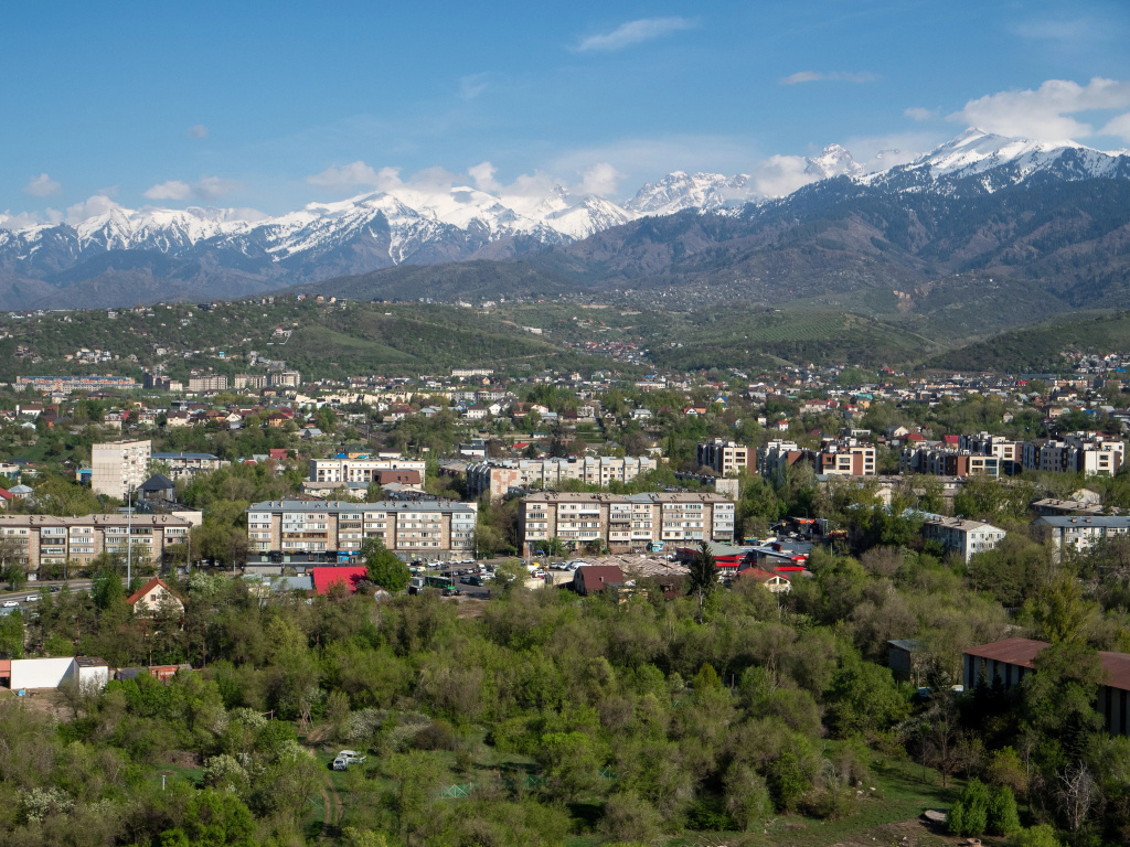 Yevrodvushka S Potryasayuschim Vidom Na Gorod Flat