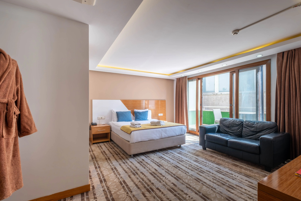 1 Bedroom Standard room with balcony