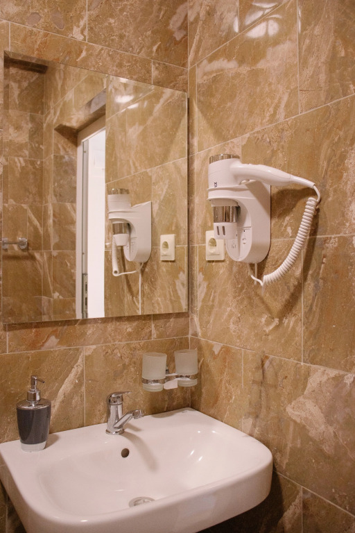 Трёхместный номер Deluxe с балконом и с видом на горы в Талион