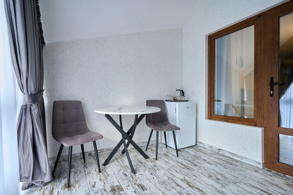Двухместный номер Comfort с 2 комнатами с видом на реку 2 отдельные кровати в Белла