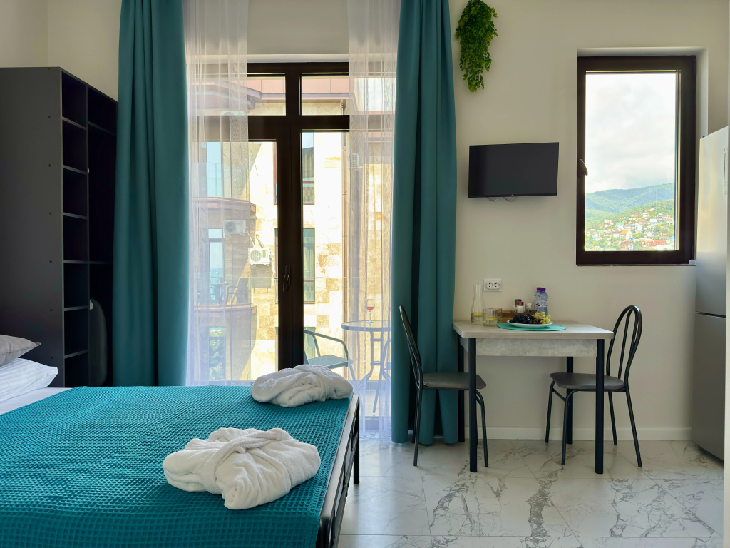 Апартаменты Okolo Morya 257 Комфорт с видом на горы и балконом — фото