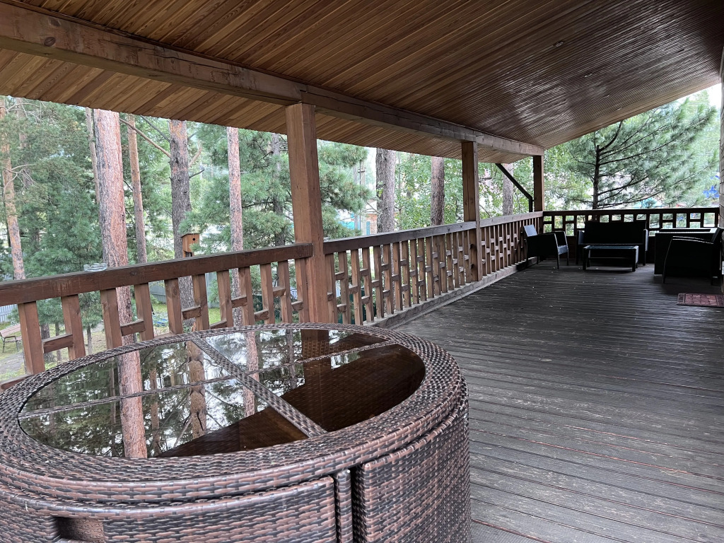 Люкс с видом на внутренний двор в Туяна