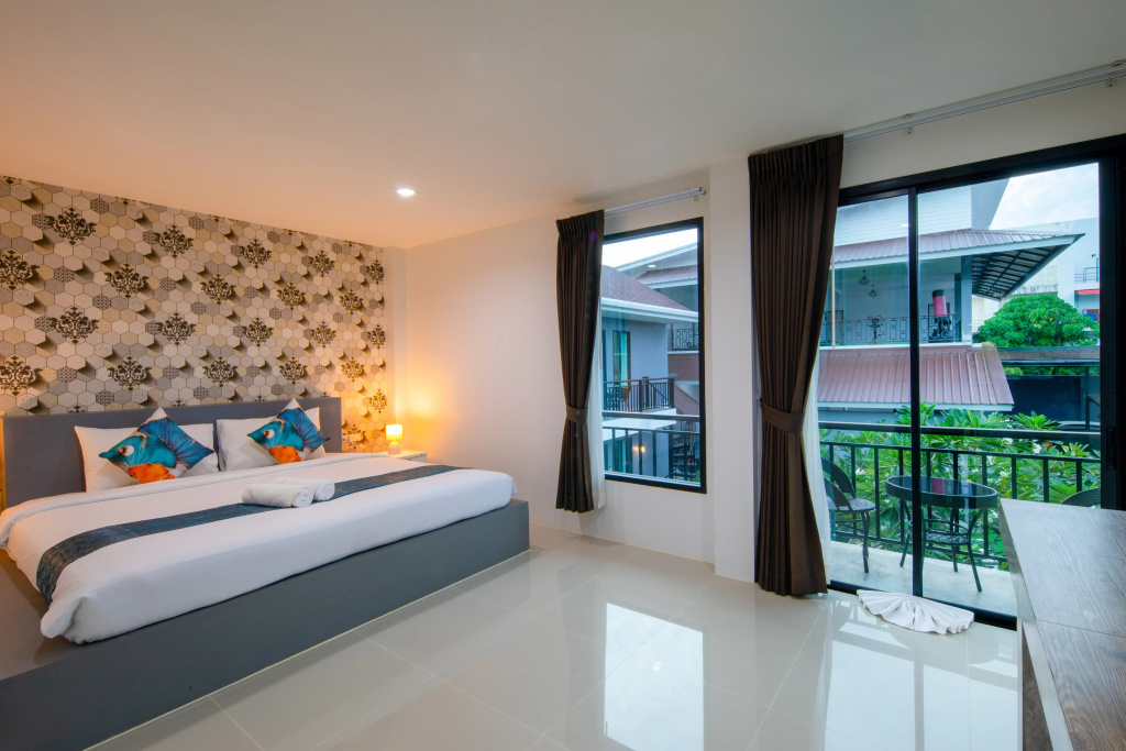 Deluxe Pool Access Upper Double room with balcony and with pool view (full double bed)