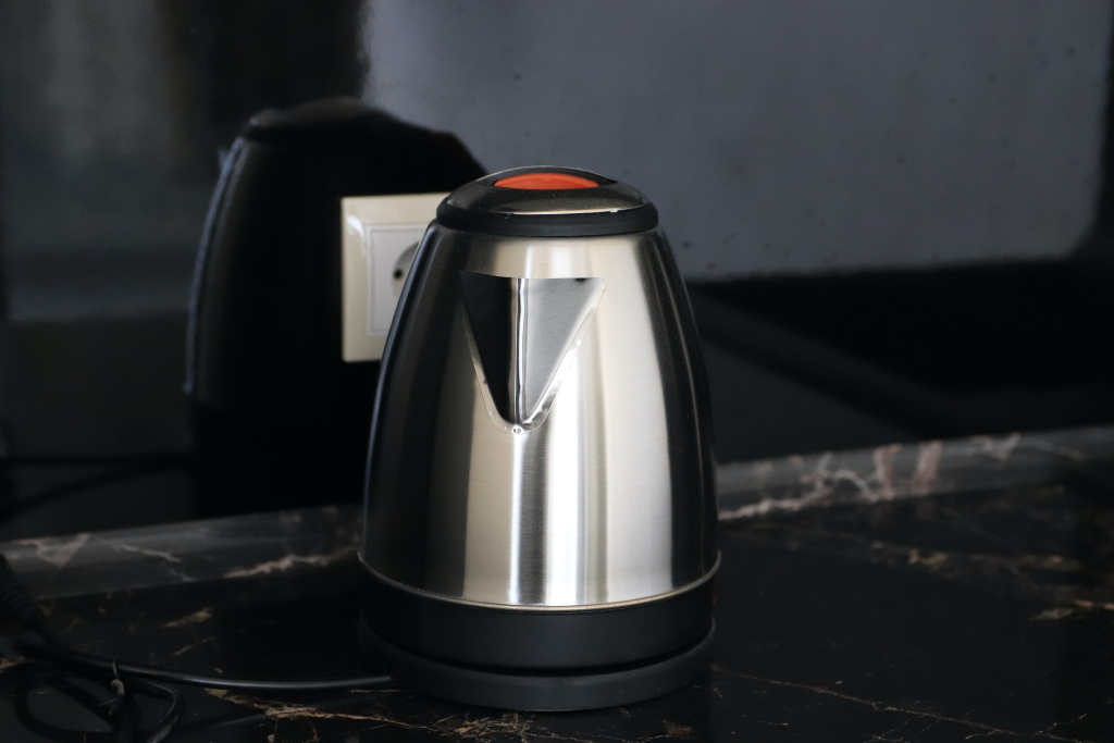 Двухместный семейный люкс с балконом и с красивым видом из окна двуспальная кровать в Вилла Абхазия