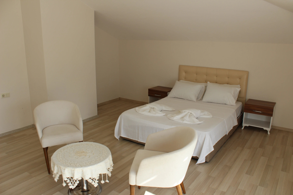 Superior Quadruple room with balcony and with mountain view