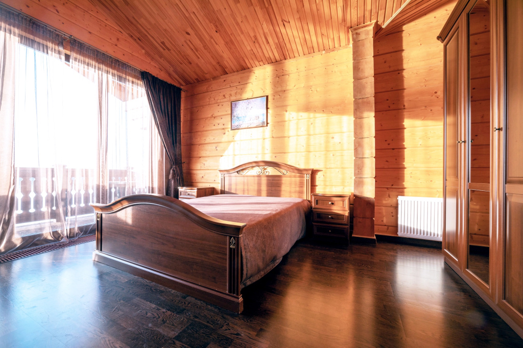 Standard Double room with balcony (full double bed)