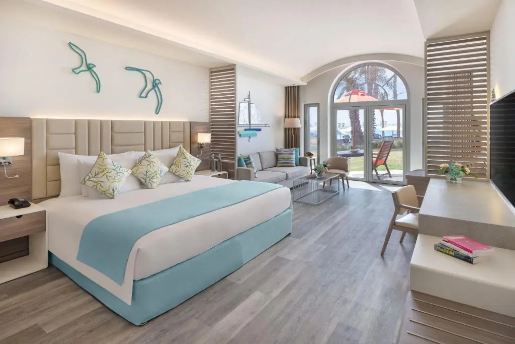 Beachfront Terrace with Dedicated Pool & Beach Junior Suite