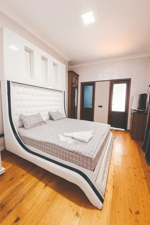 Comfort Double Junior Suite with balcony and with courtyard view (full double bed)