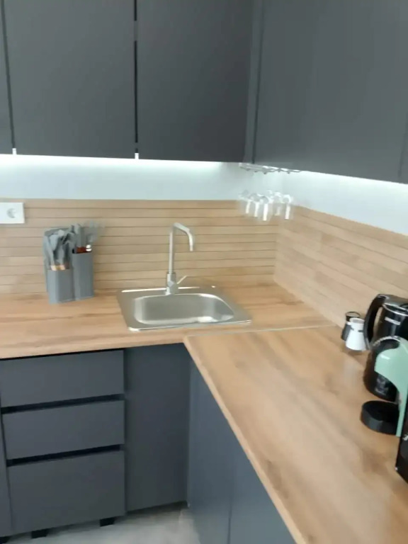 Четырёхместные апартаменты Дуплекс с красивым видом из окна в Валентина