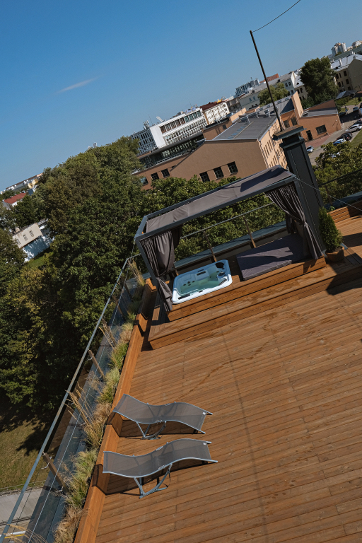 Апартаменты Deluxe с балконом и с красивым видом из окна в Апарт-отель Residence Graphite