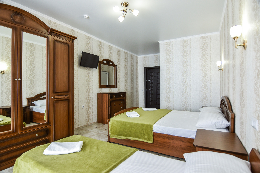 Трёхместный номер Comfort с балконом в Милена