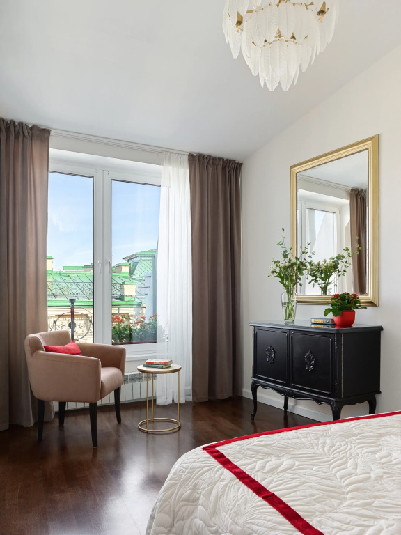 Отель Апартаменты Minin Apartments Мансарда с двумя балконами на Невском 80 кв.м. в Санкт-Петербурге