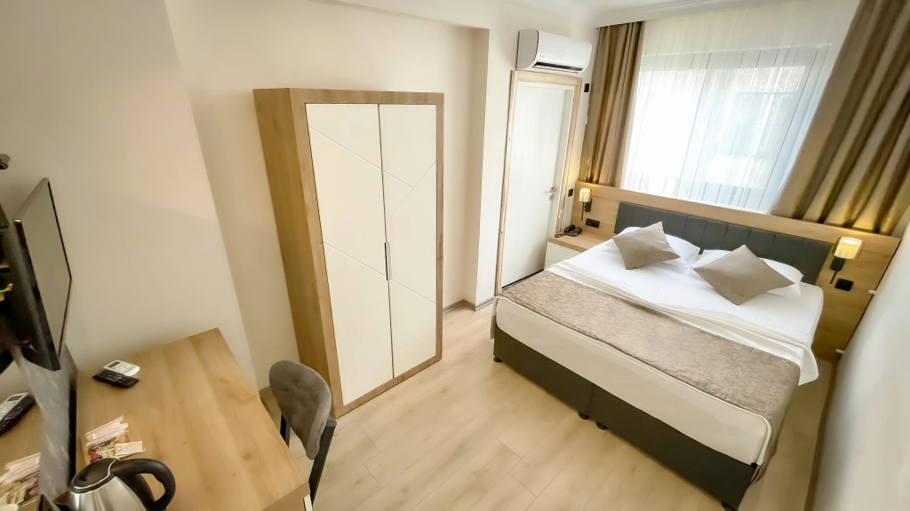 Standard Double room (full double bed)