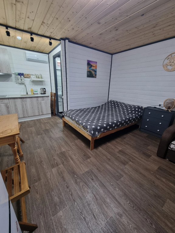 Студия в Виктория