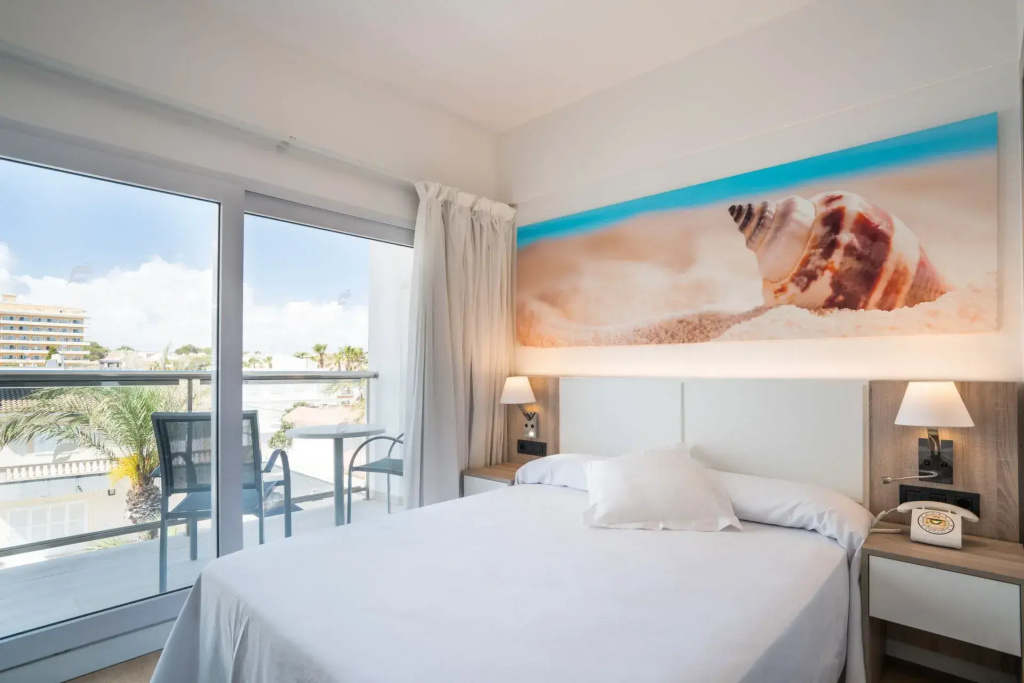 Single room with balcony
