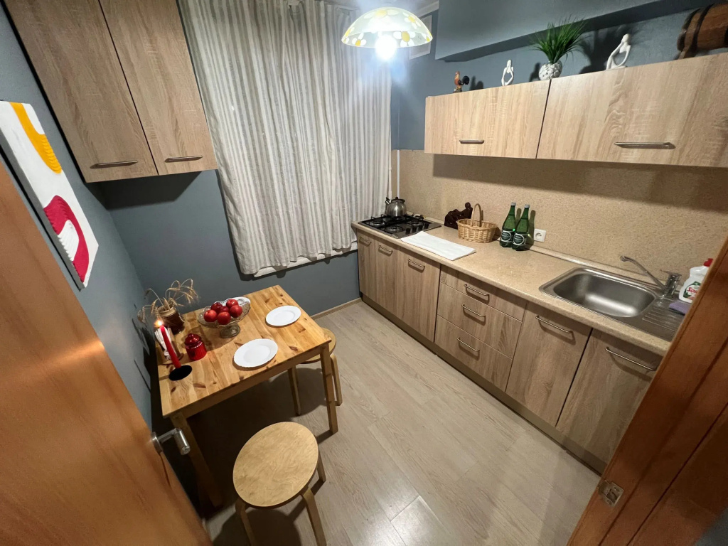 Отель Квартира Art Room в минуте от метро Молодежная в Москве