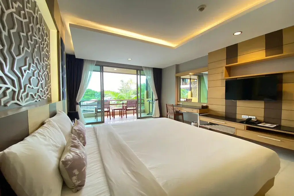 Deluxe Double room with balcony (full double bed)