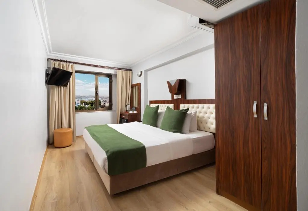 Standard Double room with sea view (full double bed)