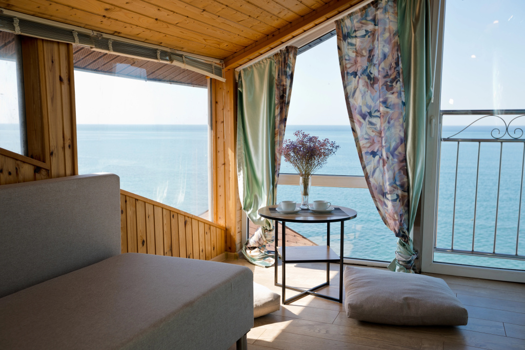 Building 1 Double Penthouse with sea view (full double bed)