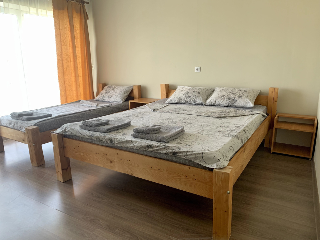 Economy Triple room