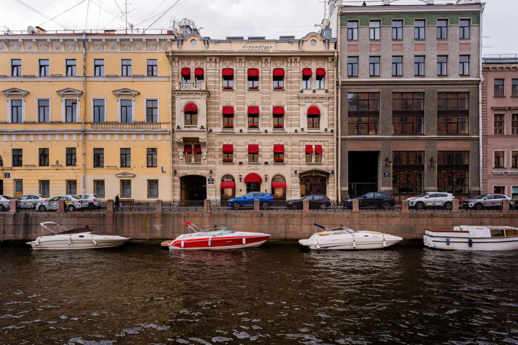 Отель Апартаменты Minin Apartments Видовые двухуровневые на Невском 140 кв.м. в Санкт-Петербурге