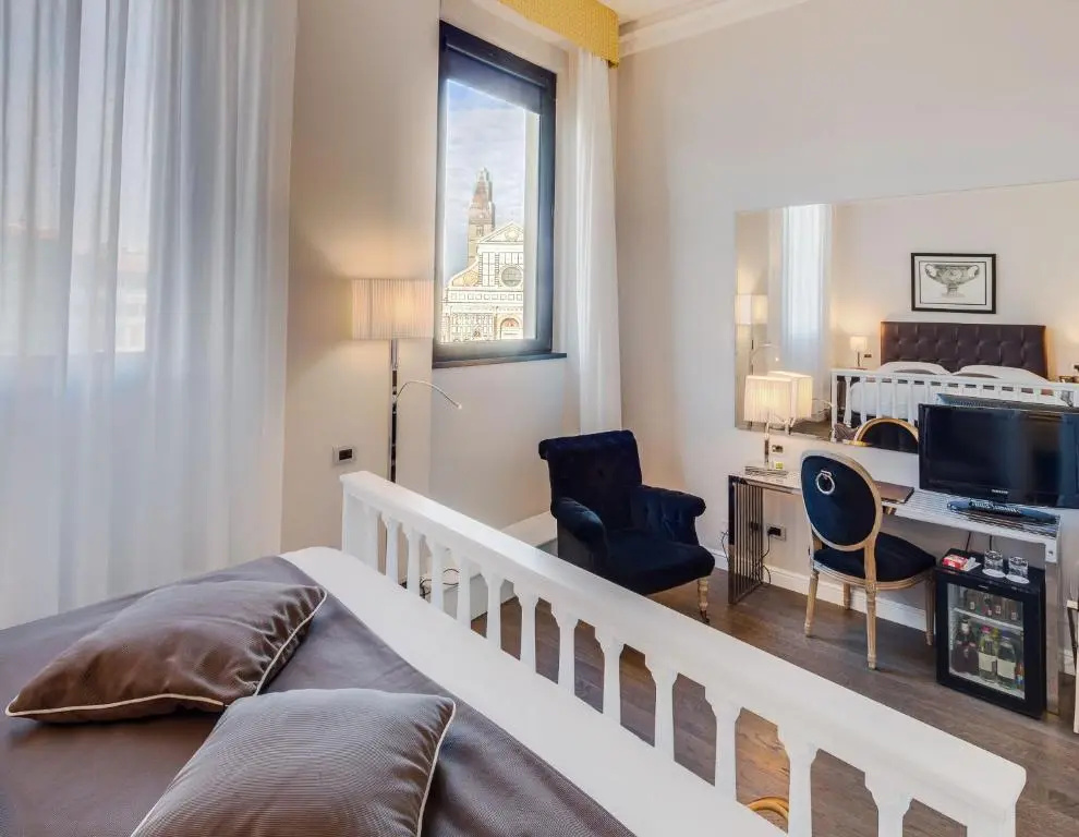 Superior Double room with city view (full double bed)