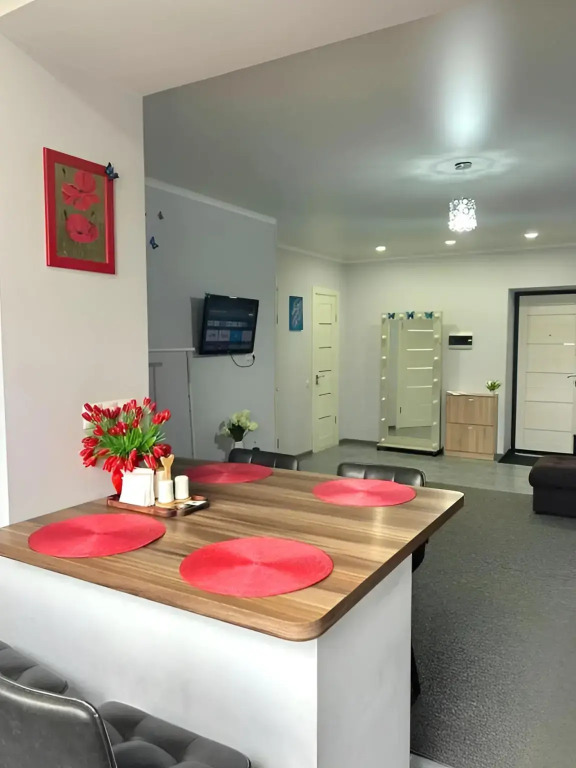 Квартира Уютная просторная Евродвушка с видом на гору - фото 14