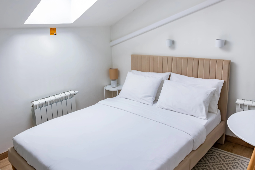 Double Attic Studio (full double bed)