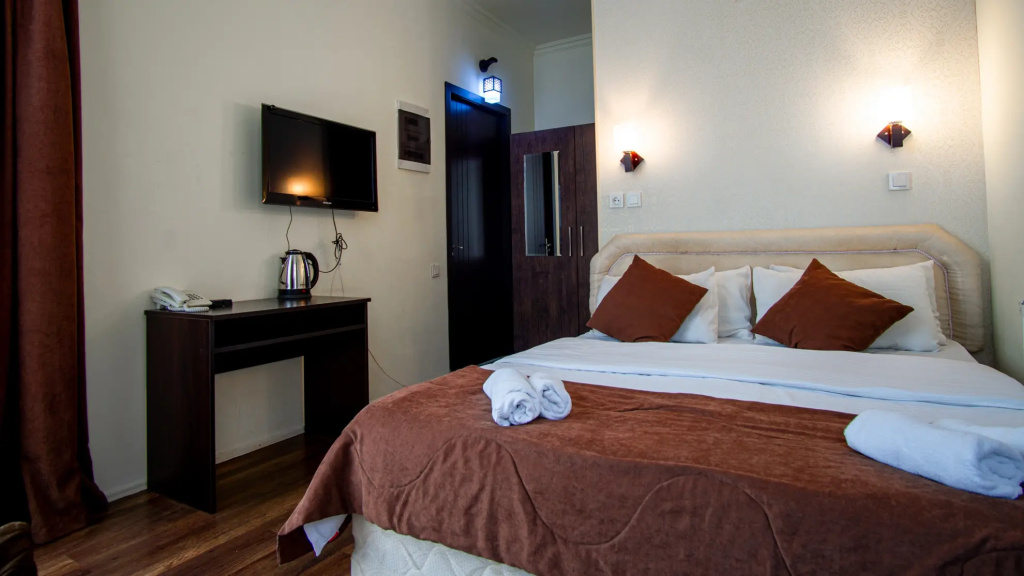 Economy room