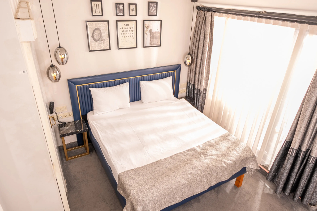 Standard Double room with balcony (full double bed)