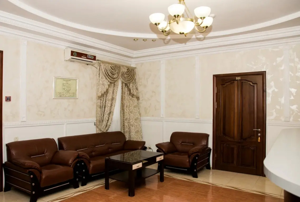 Lobby & Reception