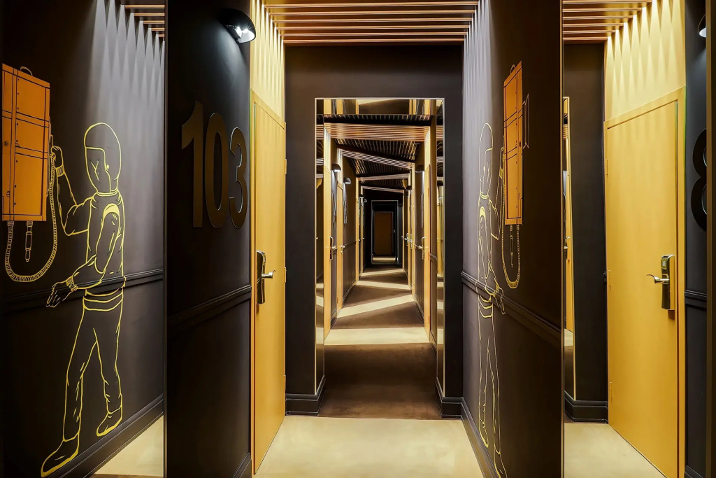 Lobby & Reception