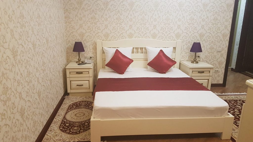 Comfort Double room with city view (full double bed)