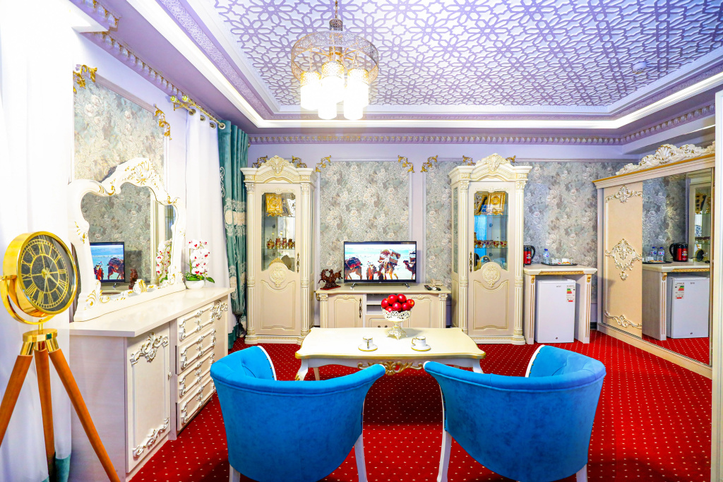 Lobby & Reception