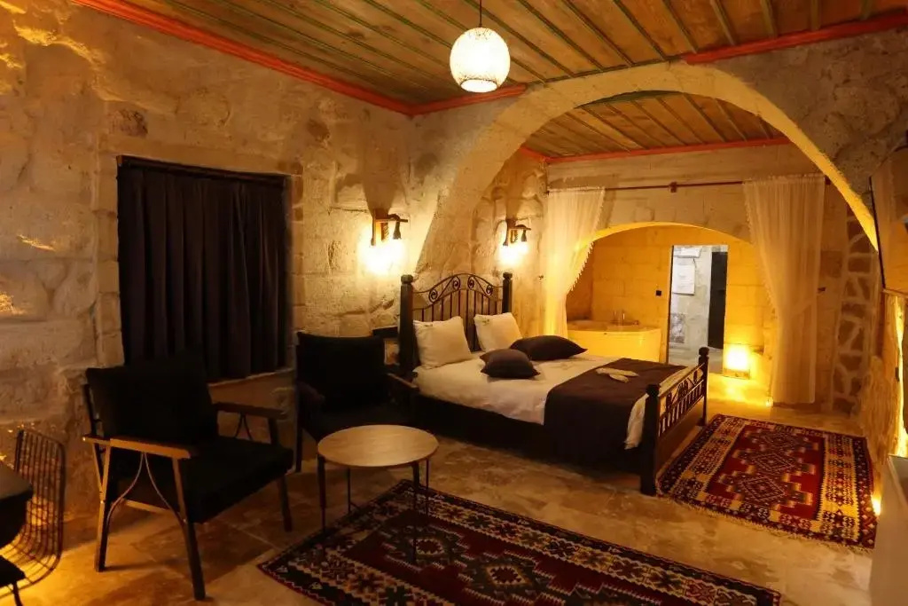 Double Suite (full double bed)