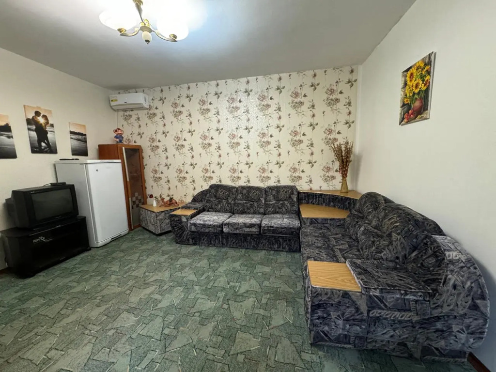 Апартаменты с 3 комнатами в Славный дом