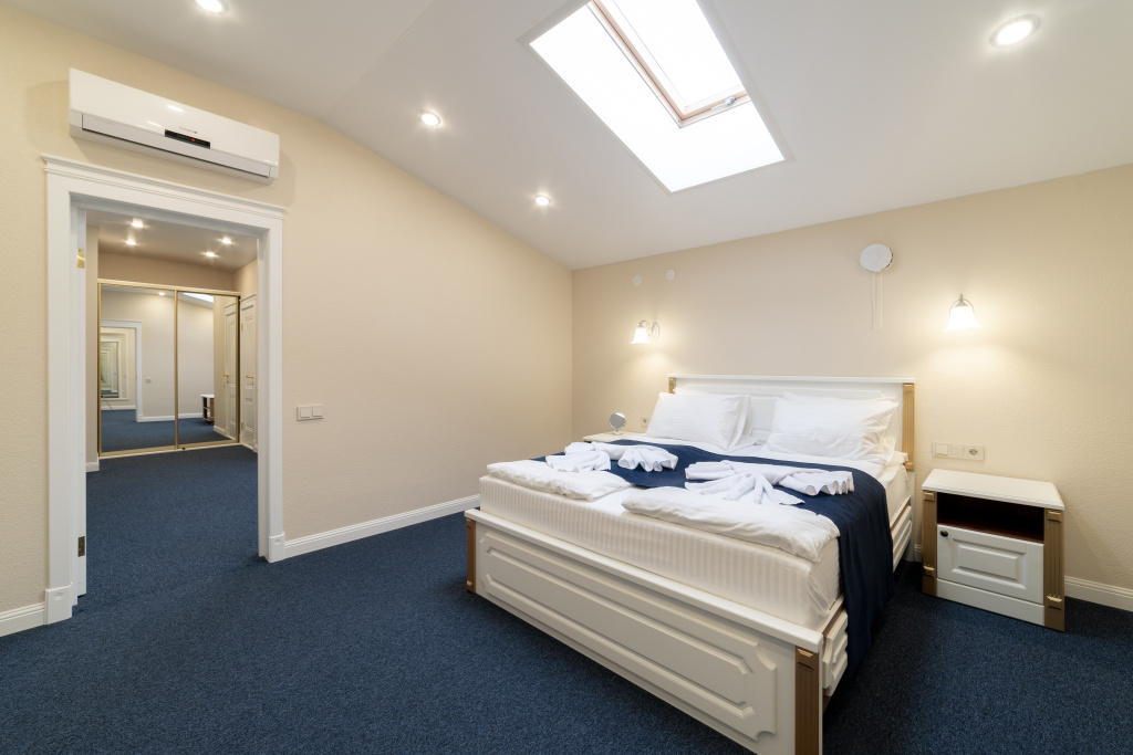 Angelskaya Hotel Room Type - 2-room Double Attic Suite full double bed