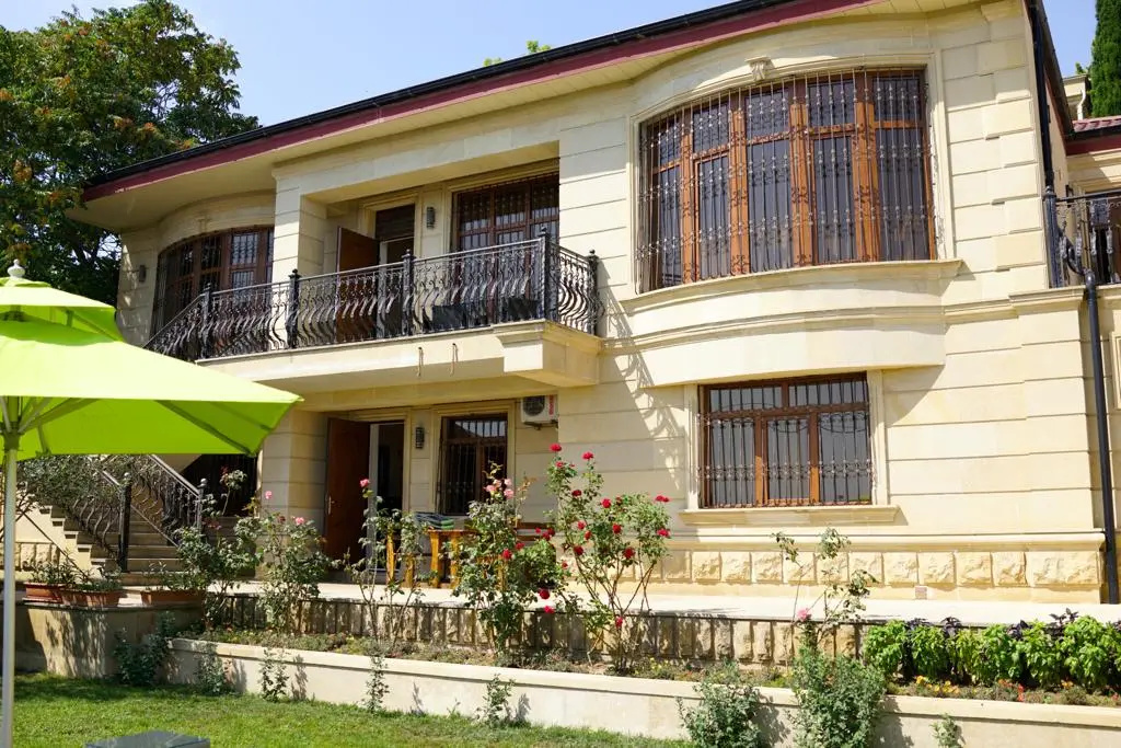Seaside Villa in Buzovna