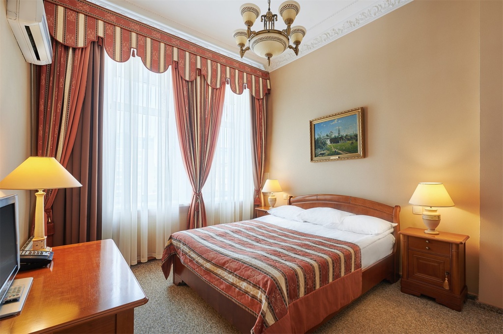 Pekin Hotel Room Type - Grand Double Suite full double bed