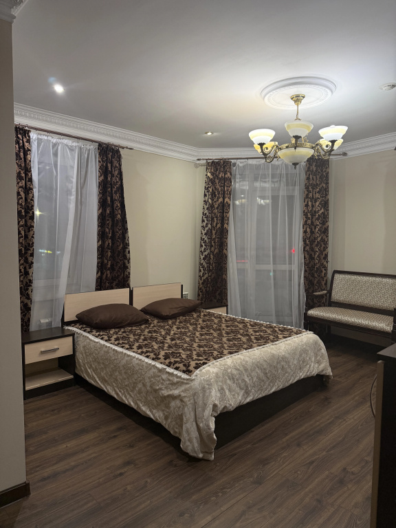 Benefit Hotel — 5