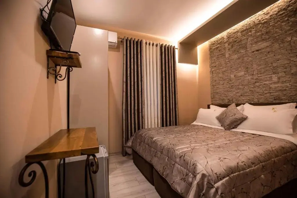 Standard Double room with view (full double bed)