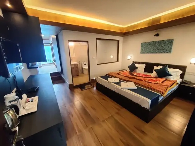Executive Double room with balcony and with view (full double bed)
