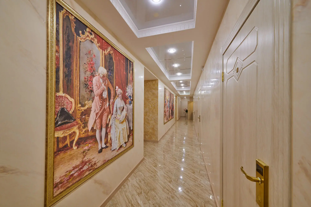 Lobby & Reception